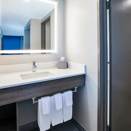 Holiday Inn Express Hotel & Suites Pittsburgh Airport By Ihg-3